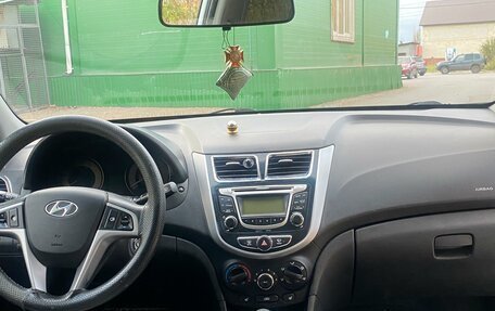 Hyundai Solaris II рестайлинг, 2014 год, 690 000 рублей, 4 фотография