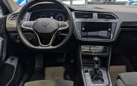 Volkswagen Tiguan II, 2022 год, 3 700 000 рублей, 4 фотография