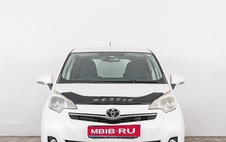 Toyota Ractis II, 2011 год, 829 000 рублей, 1 фотография