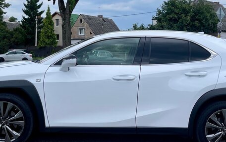 Lexus UX I, 2019 год, 2 700 000 рублей, 9 фотография