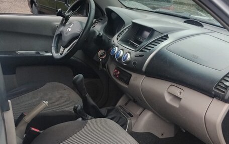 Mitsubishi L200 IV рестайлинг, 2008 год, 850 000 рублей, 5 фотография