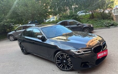 BMW 5 серия, 2020 год, 4 950 000 рублей, 2 фотография