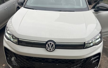 Volkswagen Tiguan, 2025 год, 4 850 000 рублей, 3 фотография