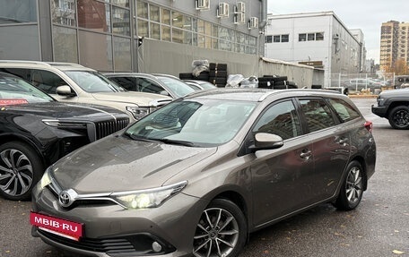 Toyota Auris II, 2017 год, 1 299 000 рублей, 6 фотография