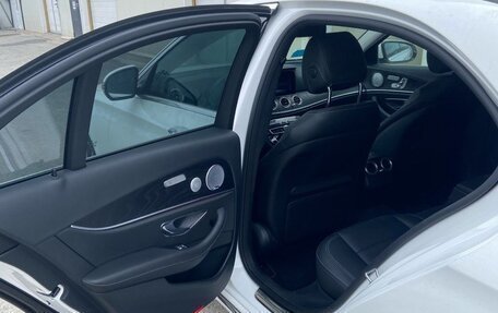 Mercedes-Benz E-Класс, 2019 год, 3 240 000 рублей, 12 фотография