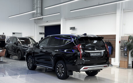 Mitsubishi Montero Sport, 2022 год, 3 800 000 рублей, 5 фотография