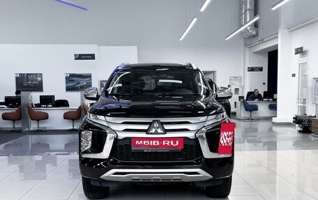 Mitsubishi Montero Sport, 2022 год, 3 800 000 рублей, 2 фотография