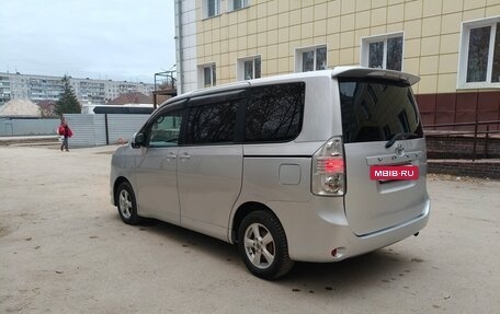 Toyota Voxy II, 2009 год, 1 250 000 рублей, 11 фотография