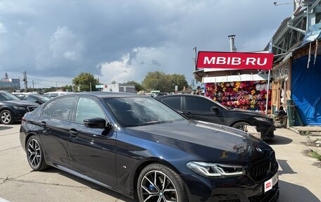 BMW 5 серия, 2022 год, 5 499 999 рублей, 2 фотография
