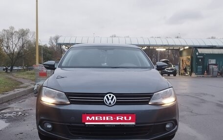 Volkswagen Jetta VI, 2012 год, 700 000 рублей, 2 фотография