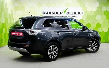 Mitsubishi Outlander III рестайлинг 3, 2014 год, 1 550 000 рублей, 2 фотография