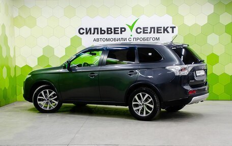 Mitsubishi Outlander III рестайлинг 3, 2014 год, 1 550 000 рублей, 6 фотография