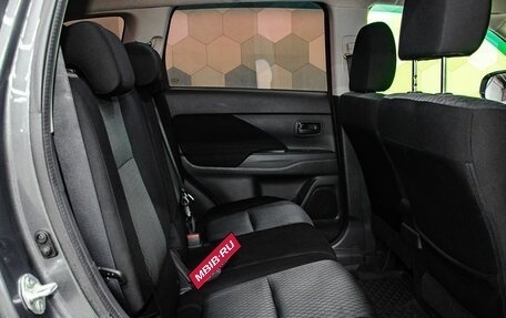 Mitsubishi Outlander III рестайлинг 3, 2014 год, 1 550 000 рублей, 13 фотография