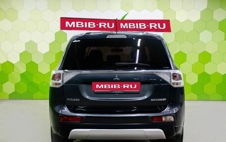 Mitsubishi Outlander III рестайлинг 3, 2014 год, 1 550 000 рублей, 4 фотография