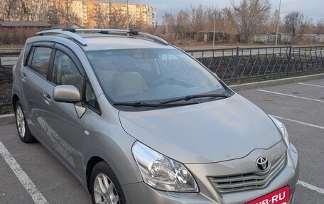 Toyota Verso I, 2011 год, 1 080 000 рублей, 6 фотография