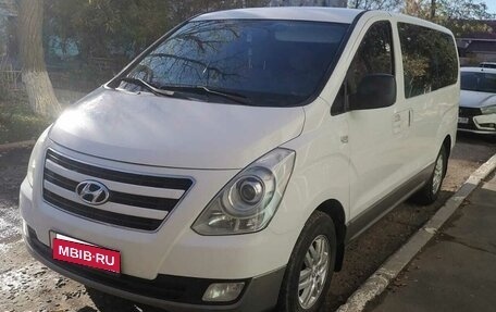 Hyundai H-1 II рестайлинг, 2016 год, 2 150 000 рублей, 1 фотография