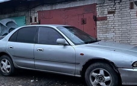 Mitsubishi Galant VIII, 1993 год, 32 000 рублей, 1 фотография