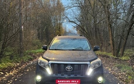 Toyota Land Cruiser Prado 150 рестайлинг 2, 2016 год, 3 599 999 рублей, 8 фотография