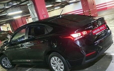 Hyundai Solaris II рестайлинг, 2017 год, 890 000 рублей, 5 фотография