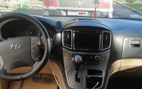 Hyundai H-1 II рестайлинг, 2016 год, 2 150 000 рублей, 7 фотография