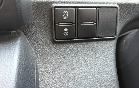 Toyota Sienta II, 2016 год, 1 299 000 рублей, 16 фотография