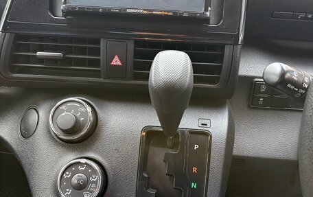 Toyota Sienta II, 2016 год, 1 299 000 рублей, 15 фотография