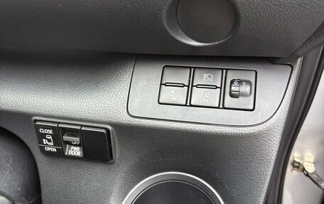 Toyota Sienta II, 2016 год, 1 299 000 рублей, 13 фотография