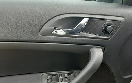 Skoda Yeti I рестайлинг, 2015 год, 1 390 000 рублей, 17 фотография