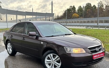 Hyundai Sonata VI, 2007 год, 600 000 рублей, 1 фотография