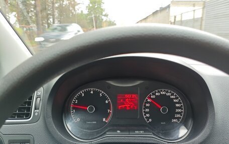 Volkswagen Polo VI (EU Market), 2011 год, 850 000 рублей, 24 фотография