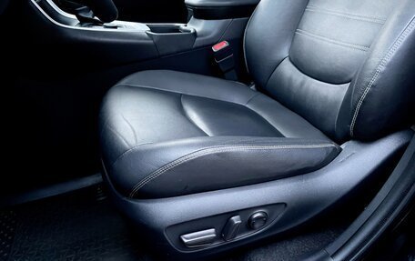 Toyota RAV4, 2020 год, 3 990 000 рублей, 22 фотография