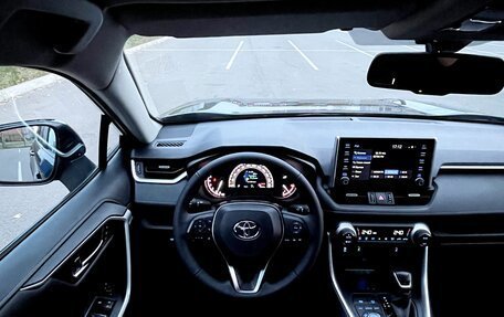 Toyota RAV4, 2020 год, 3 990 000 рублей, 26 фотография