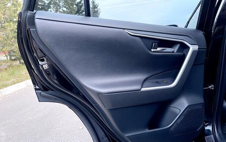 Toyota RAV4, 2020 год, 3 990 000 рублей, 33 фотография