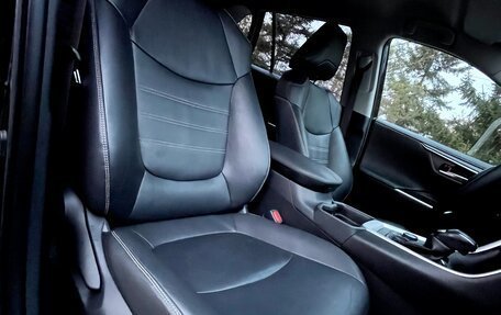 Toyota RAV4, 2020 год, 3 990 000 рублей, 29 фотография