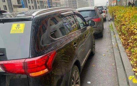 Mitsubishi Outlander III рестайлинг 3, 2019 год, 2 100 000 рублей, 7 фотография