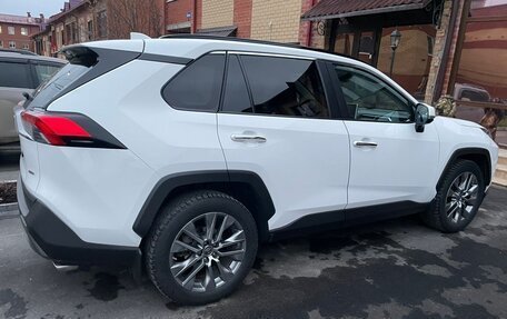 Toyota RAV4, 2021 год, 4 800 000 рублей, 2 фотография