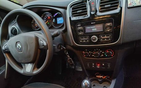 Renault Logan II, 2017 год, 1 100 000 рублей, 6 фотография