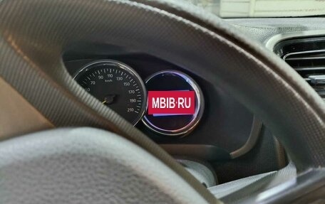 Renault Logan II, 2017 год, 1 100 000 рублей, 5 фотография