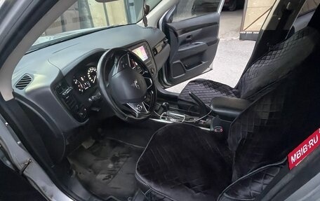 Mitsubishi Outlander III рестайлинг 3, 2019 год, 1 870 000 рублей, 8 фотография