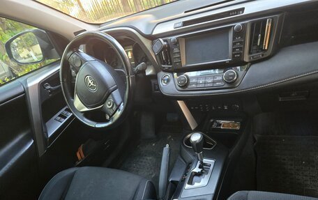 Toyota RAV4, 2017 год, 2 300 000 рублей, 2 фотография