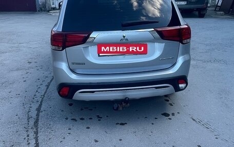 Mitsubishi Outlander III рестайлинг 3, 2019 год, 1 870 000 рублей, 5 фотография
