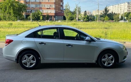 Chevrolet Cruze II, 2010 год, 690 000 рублей, 5 фотография