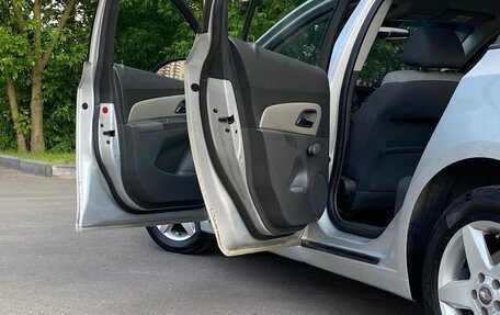 Chevrolet Cruze II, 2010 год, 690 000 рублей, 13 фотография