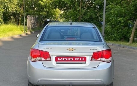 Chevrolet Cruze II, 2010 год, 690 000 рублей, 3 фотография