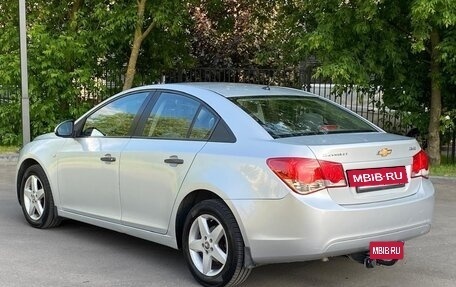 Chevrolet Cruze II, 2010 год, 690 000 рублей, 4 фотография