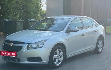 Chevrolet Cruze II, 2010 год, 690 000 рублей, 7 фотография