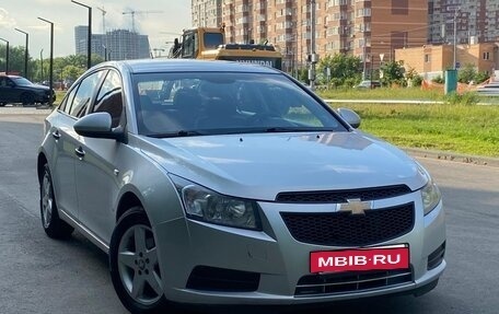Chevrolet Cruze II, 2010 год, 690 000 рублей, 8 фотография