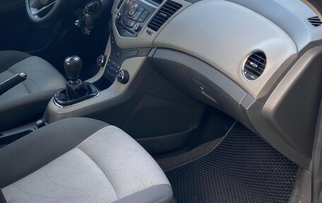 Chevrolet Cruze II, 2010 год, 690 000 рублей, 14 фотография