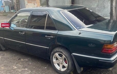 Mercedes-Benz W124, 1990 год, 305 000 рублей, 2 фотография