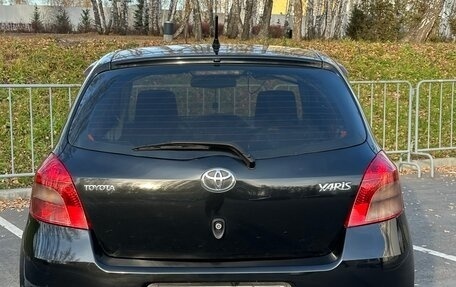 Toyota Yaris III рестайлинг, 2007 год, 654 000 рублей, 12 фотография